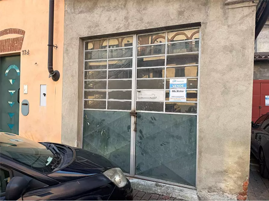locale commerciale in vendita a Pinerolo in zona Avaro/Tron