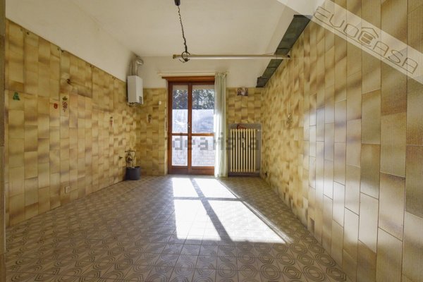 appartamento in vendita a Pinerolo in zona Avaro/Tron