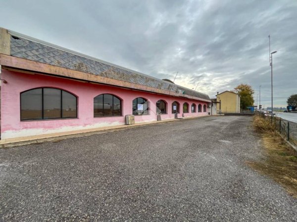 locale commerciale in vendita a Malagnino