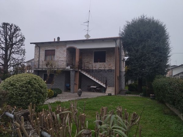 casa indipendente in vendita a Martignana di Po