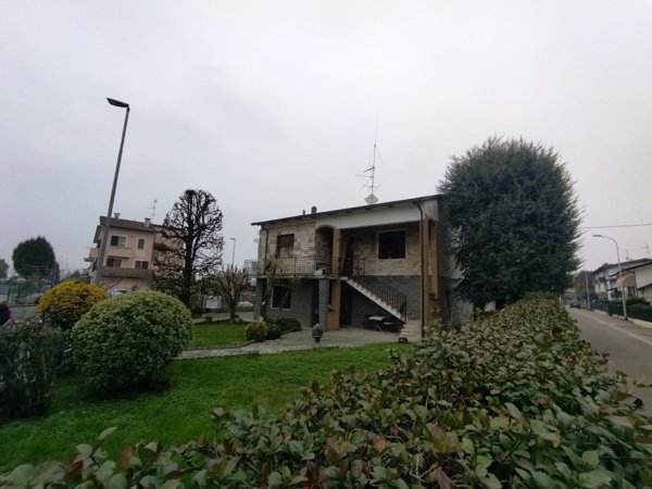 casa indipendente in vendita a Martignana di Po