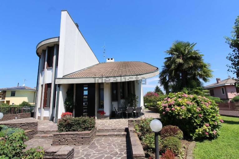 villa in vendita a Monte Cremasco