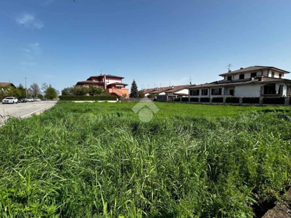 terreno edificabile in vendita a Monte Cremasco