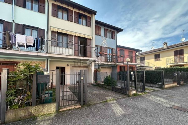 casa indipendente in vendita a Monte Cremasco