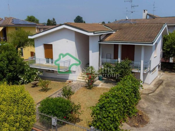 casa indipendente in vendita a Monte Cremasco