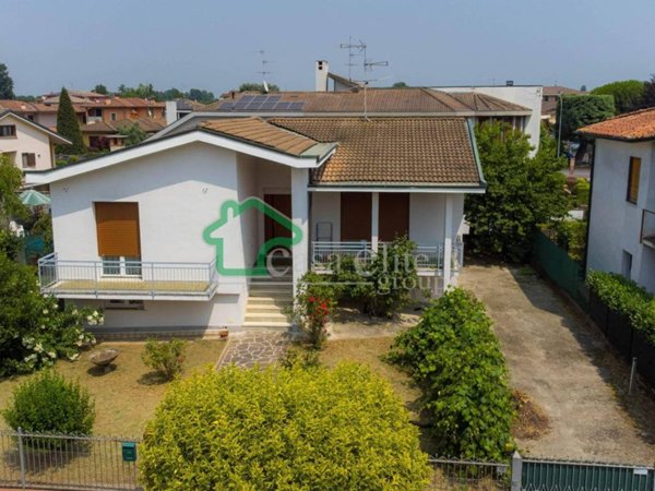 casa indipendente in vendita a Monte Cremasco