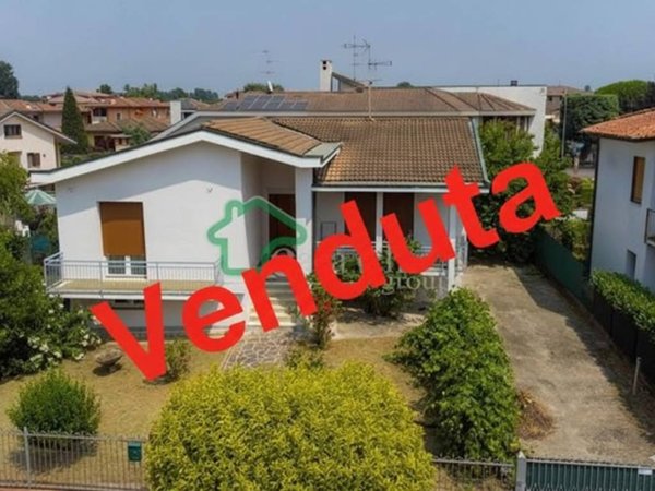 casa indipendente in vendita a Monte Cremasco