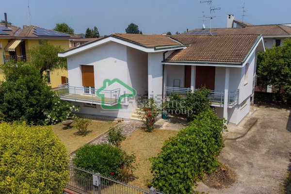 casa indipendente in vendita a Monte Cremasco
