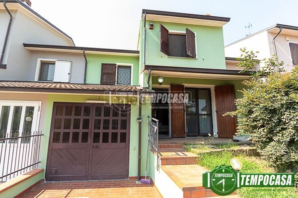 casa indipendente in vendita a Monte Cremasco