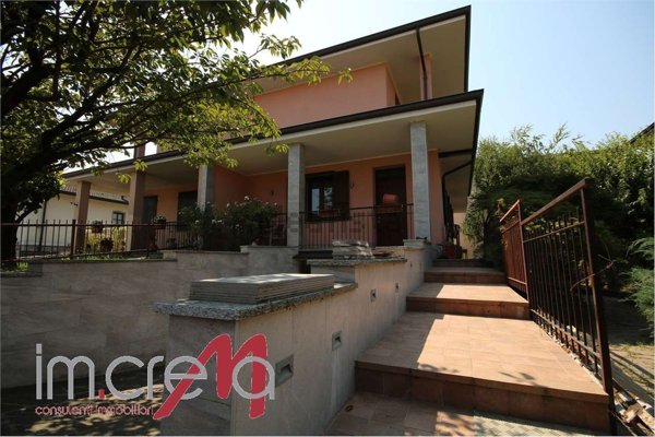 casa indipendente in vendita a Monte Cremasco