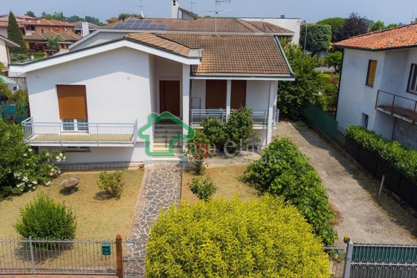 casa indipendente in vendita a Monte Cremasco