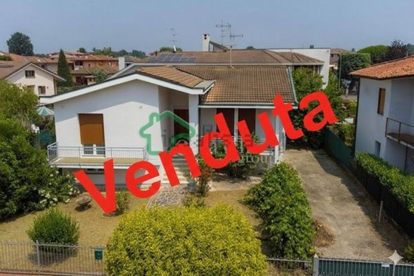 casa indipendente in vendita a Monte Cremasco