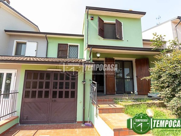 casa indipendente in vendita a Monte Cremasco