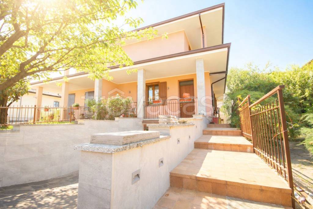 casa indipendente in vendita a Monte Cremasco