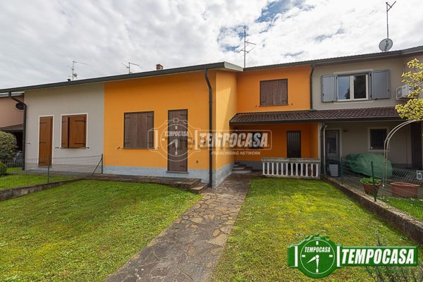 casa indipendente in vendita a Monte Cremasco