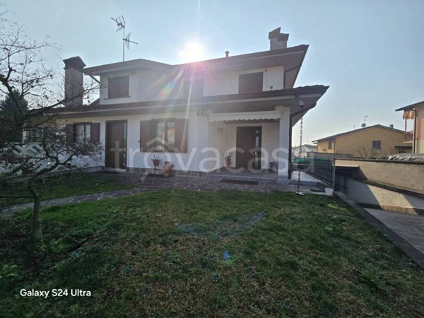 casa indipendente in vendita a Monte Cremasco