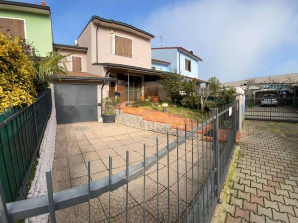 casa indipendente in vendita a Monte Cremasco
