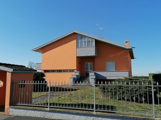 casa indipendente in vendita a Monte Cremasco