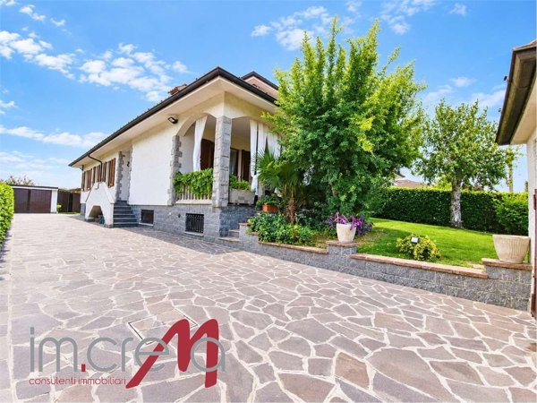 casa indipendente in vendita a Monte Cremasco