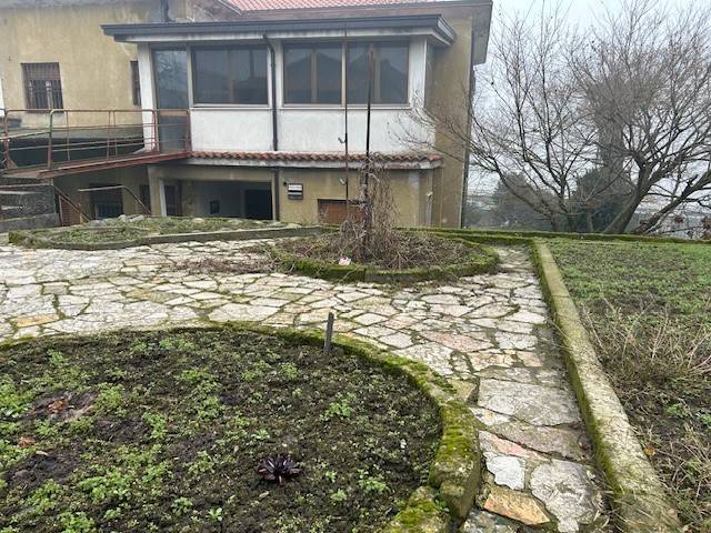 casa indipendente in vendita a Montodine