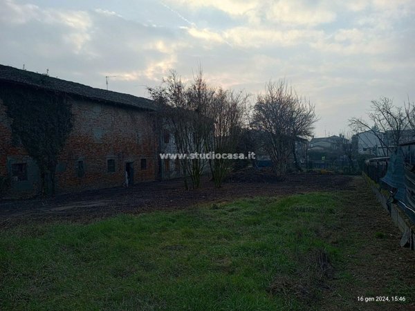 casale in vendita a Montodine