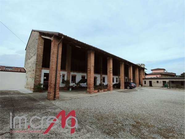 casa indipendente in vendita a Montodine