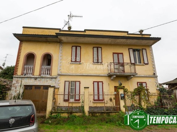 casa indipendente in vendita a Montodine