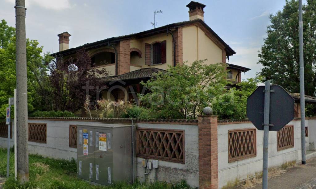 casa indipendente in vendita a Montodine