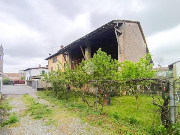 locale commerciale in vendita a Montodine