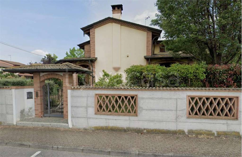 casa indipendente in vendita a Montodine