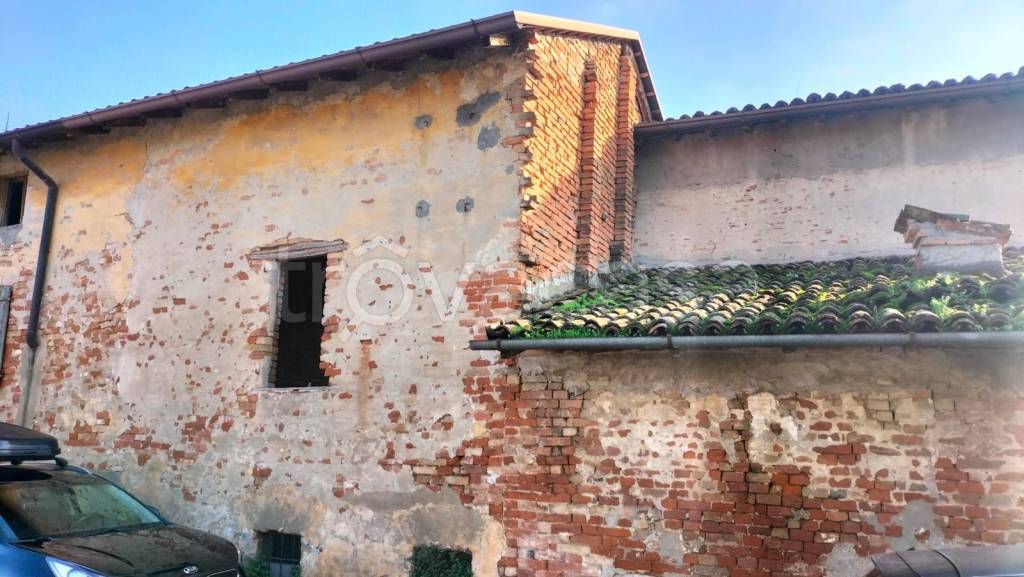 casa indipendente in vendita a Montodine