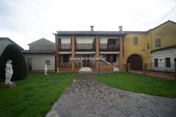 casa indipendente in vendita a Montodine