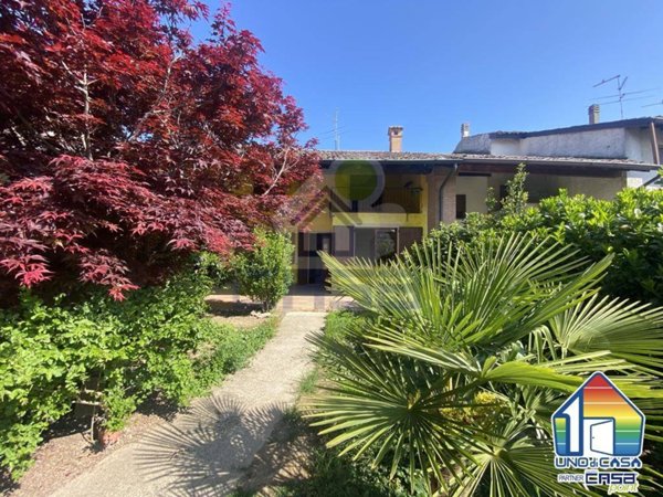 casa indipendente in vendita a Montodine