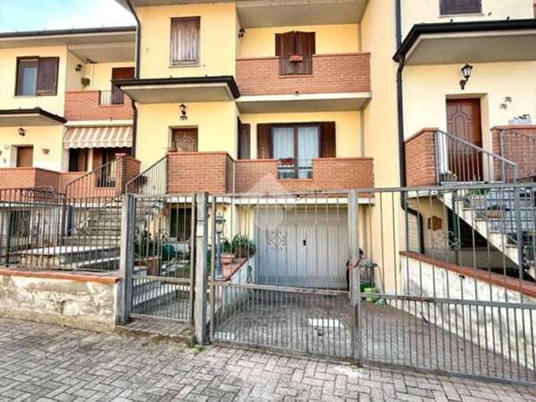 casa indipendente in vendita a Montodine