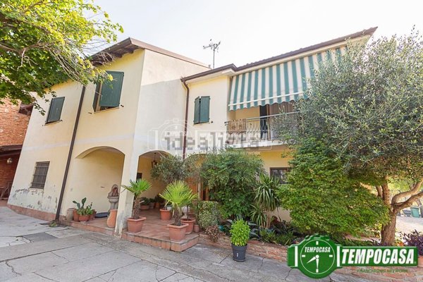 casa indipendente in vendita a Montodine