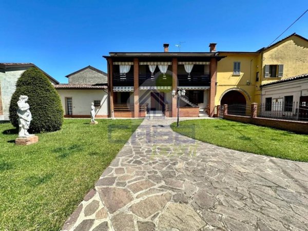 casa indipendente in vendita a Montodine
