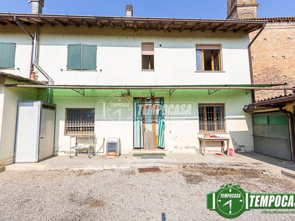 casa indipendente in vendita a Montodine