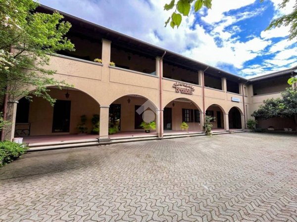 negozio in vendita a Moscazzano