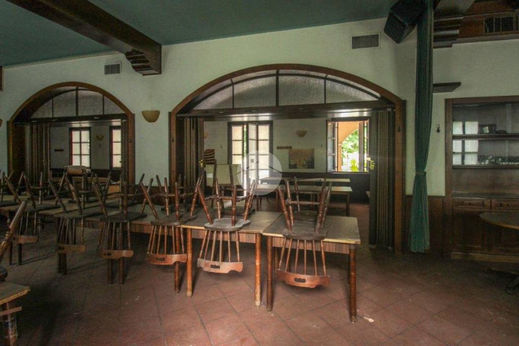 negozio in vendita a Moscazzano