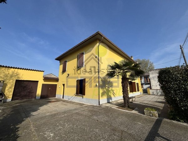 casa indipendente in vendita a Motta Baluffi