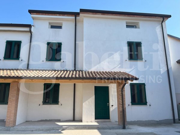casale in vendita a Motta Baluffi