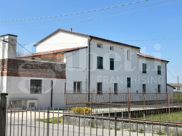 casale in vendita a Motta Baluffi
