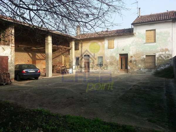 casale in vendita a Motta Baluffi