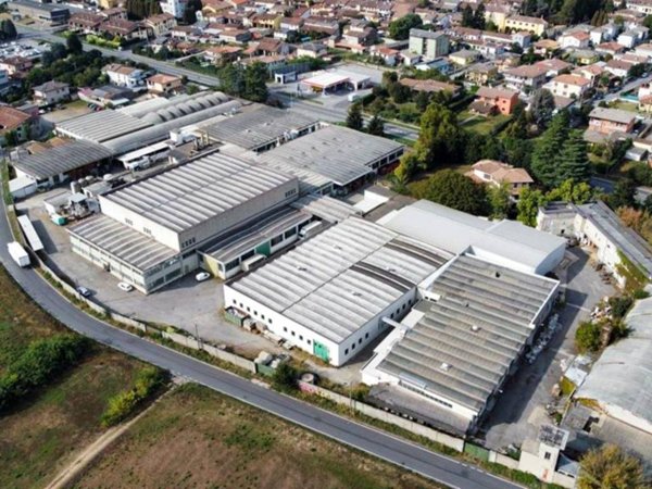locale commerciale in vendita ad Offanengo