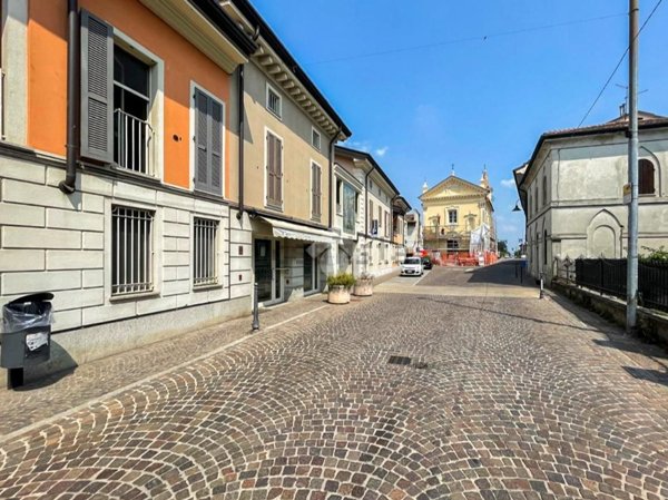 locale commerciale in vendita ad Offanengo