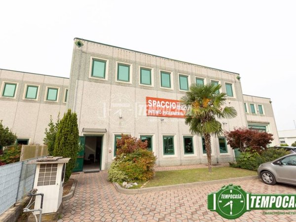 locale commerciale in vendita ad Offanengo
