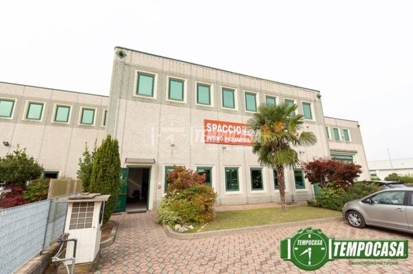 locale commerciale in vendita ad Offanengo