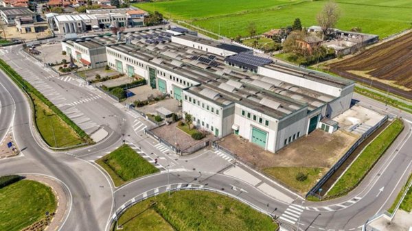 locale commerciale in vendita ad Offanengo