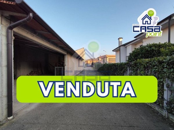 locale commerciale in vendita ad Ostiano