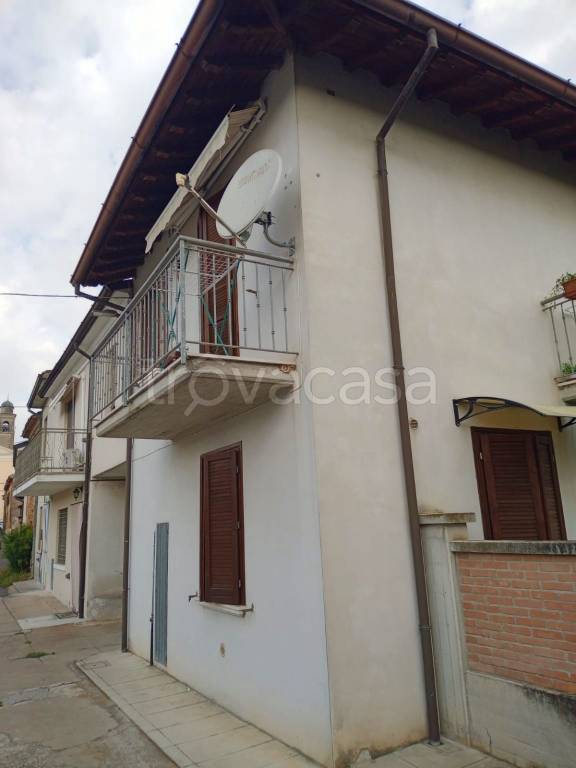 casa indipendente in vendita ad Ostiano